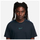 Nike Ανδρική κοντομάνικη μπλούζα Sportswear Swoosh Graphic Tee Nike Ανδρική κοντομάνικη μπλούζα Sportswear Swoosh Graphic Tee